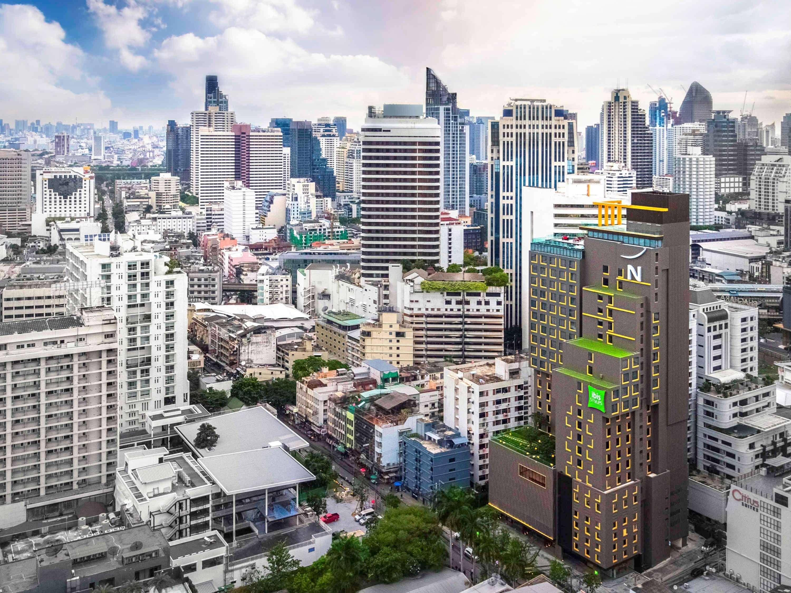 ホテル Ibis Styles Bangkok Sukhumvit 4 エクステリア 写真